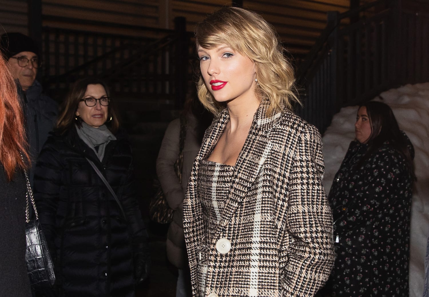 Taylor Swift Makes 13 000 Donations To 2 Moms On Verge Of Eviction Amid Pandemic