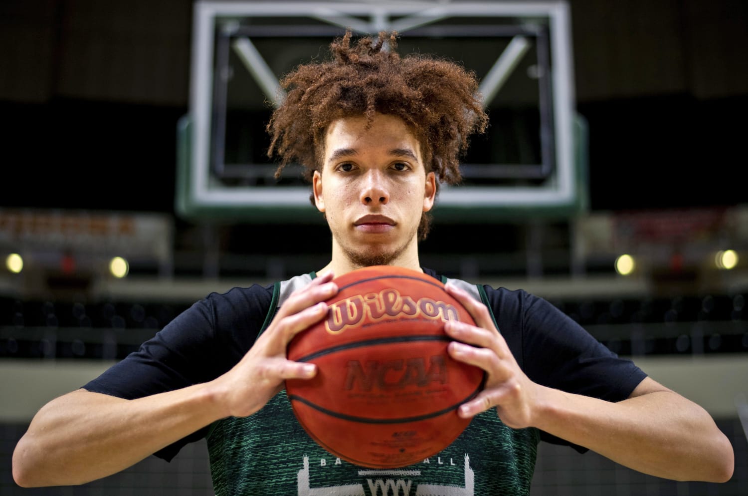 Ohio University basketball standout overcomes tragedy and HS career on bench en route to stardom picture