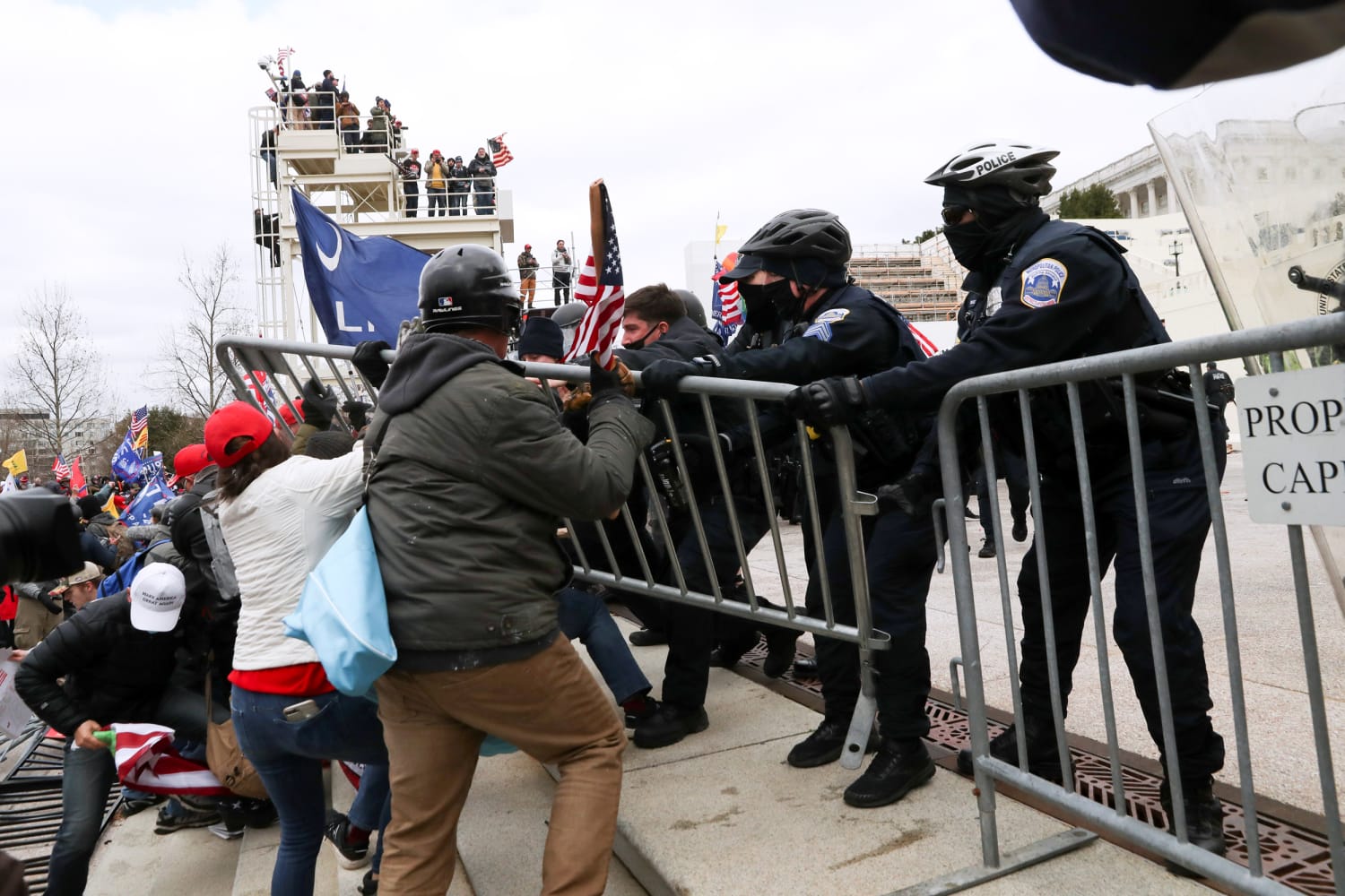 210106-capitol-protest-barricades-cs-126p.jpg