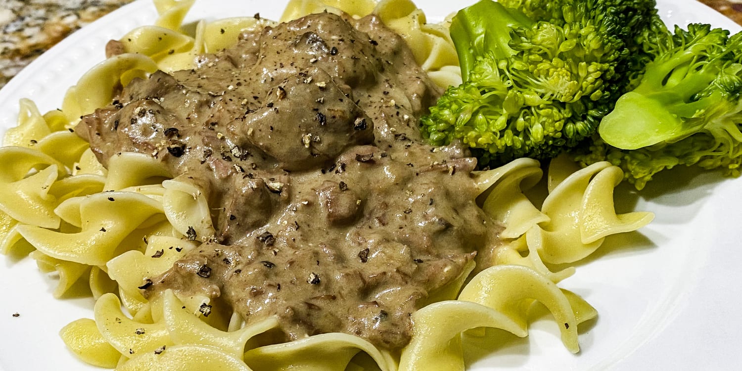 https://media-cldnry.s-nbcnews.com/image/upload/newscms/2021_02/1661621/slow-cooked-beef-stroganoff-nc-tease-011521.jpg