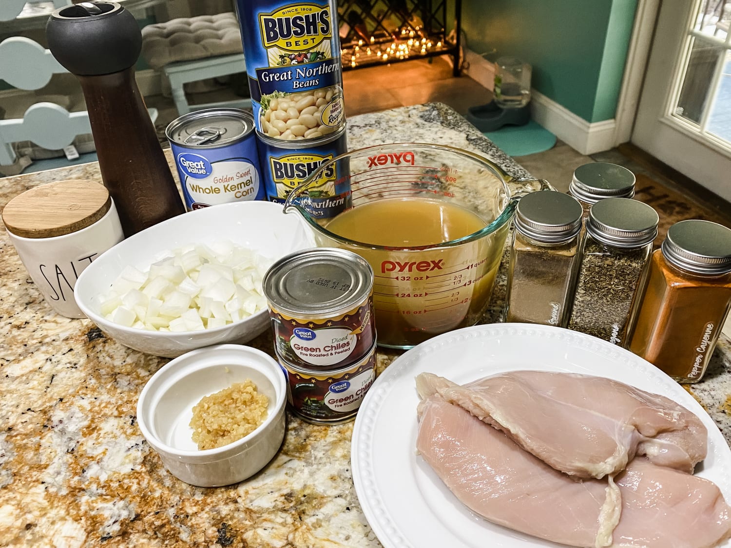 White Chicken Chili In The Crockpot - arinsolangeathome