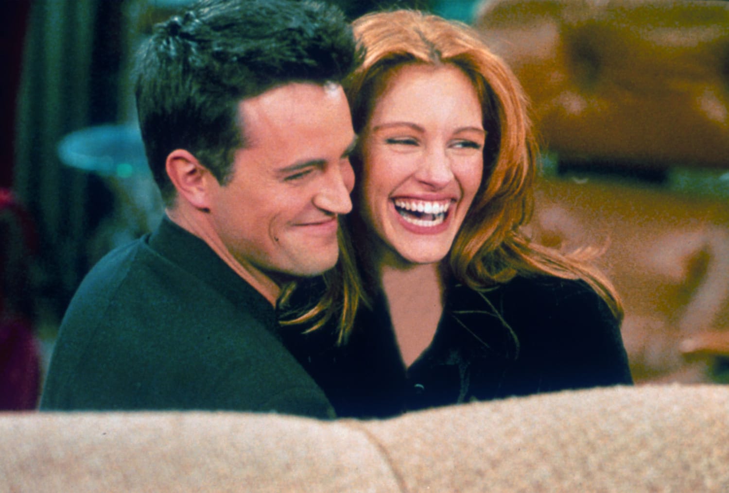 https://media-cldnry.s-nbcnews.com/image/upload/newscms/2021_04/1667121/matthew-perry-julia-roberts-nc-inline-012821.jpg?utm_source=chatgpt.com