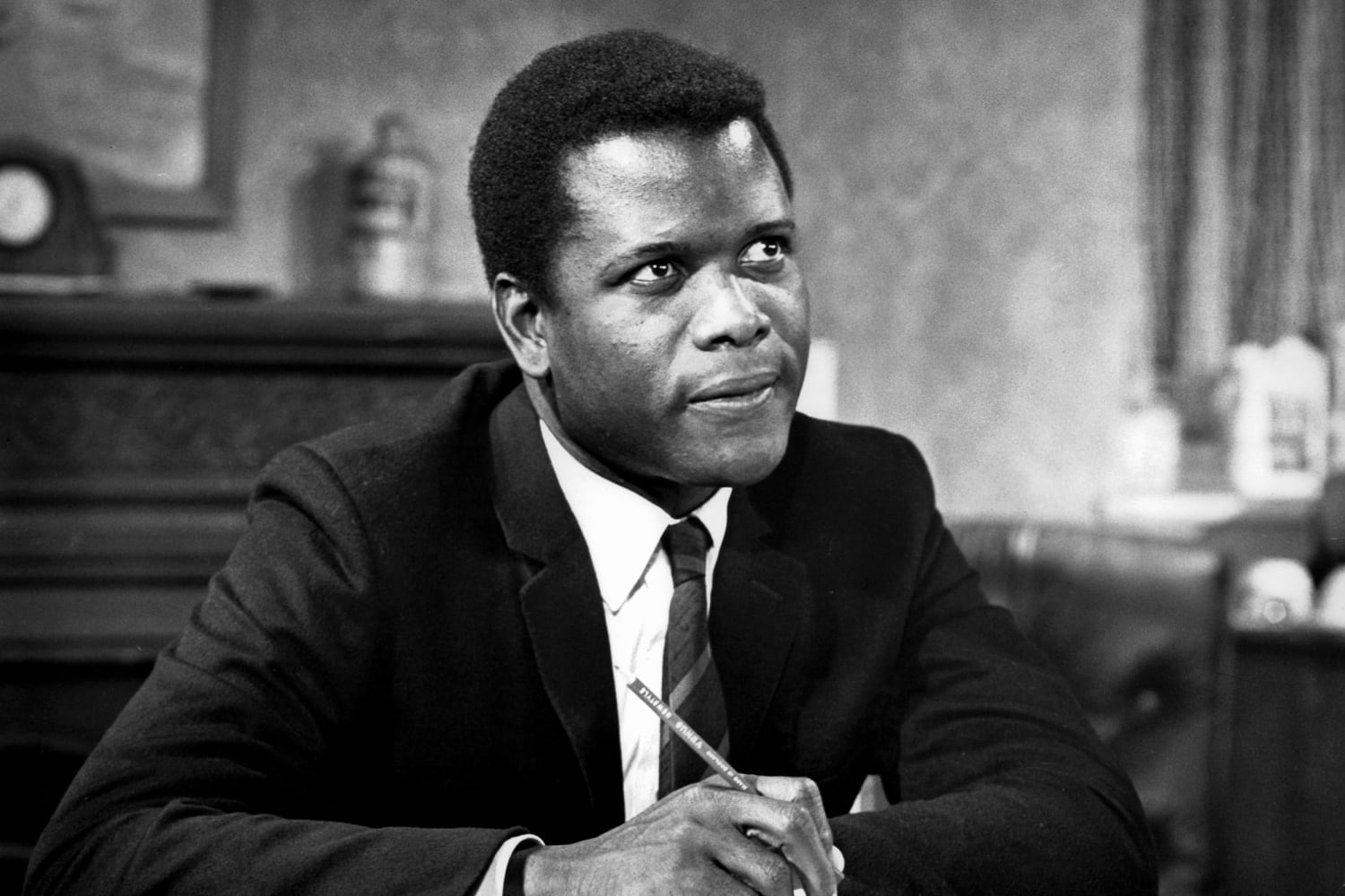 Sidney Poitier, trailblazing Hollywood icon who broke barriers for Black actors, dies at 94