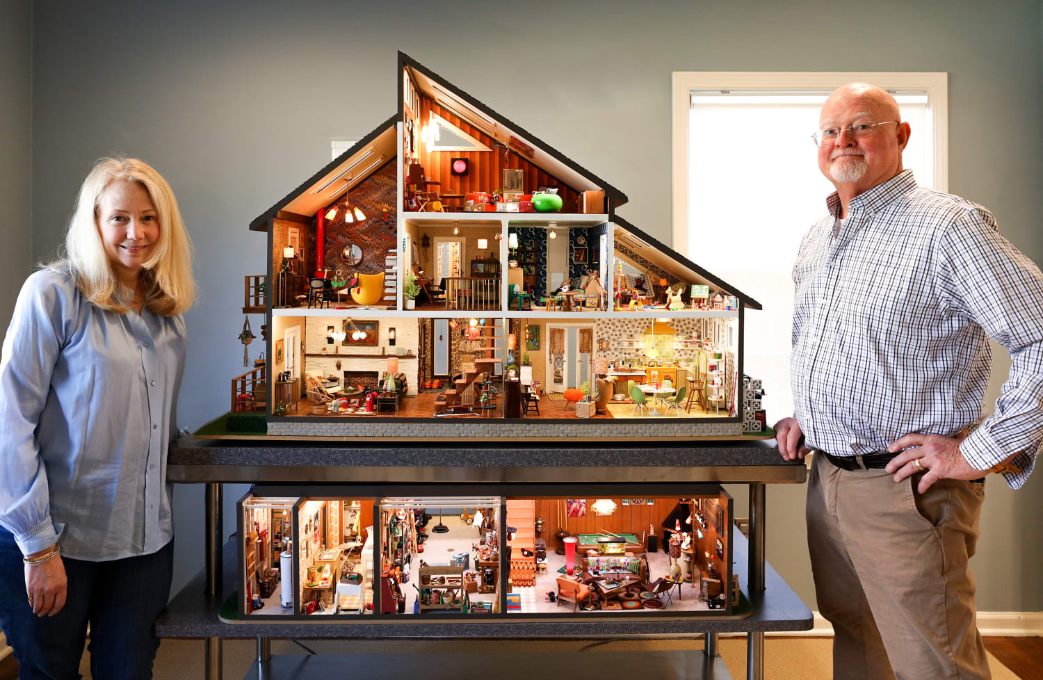 See inside this incredibly realistic miniature house