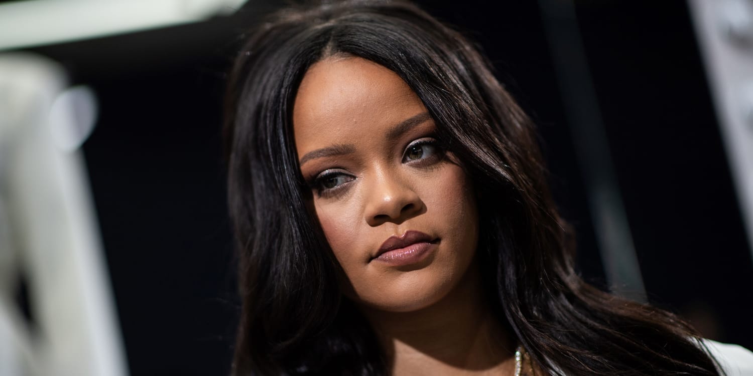 Rihanna Photo Sparks Allegations Of Cultural Appropriation