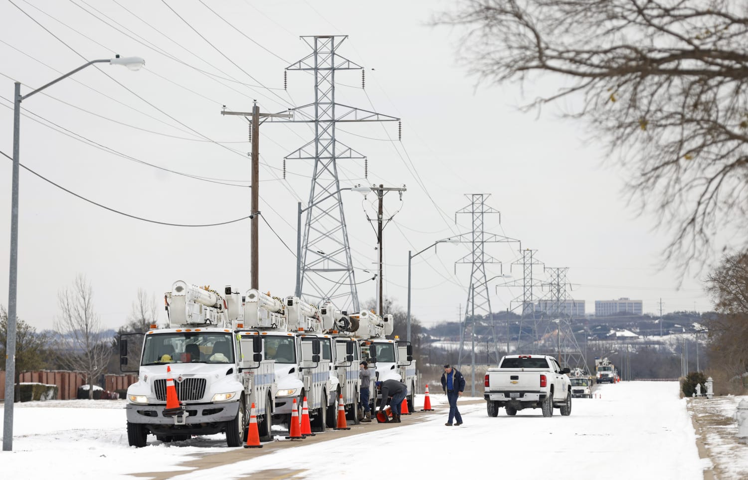 Tips for staying warm during a winter power outage in Texas