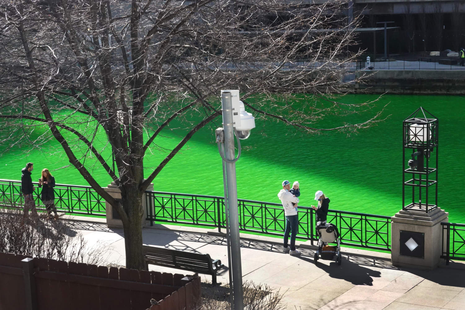 File:Chicago River dyed green St Patricks Day 2021.jpg - Wikipedia