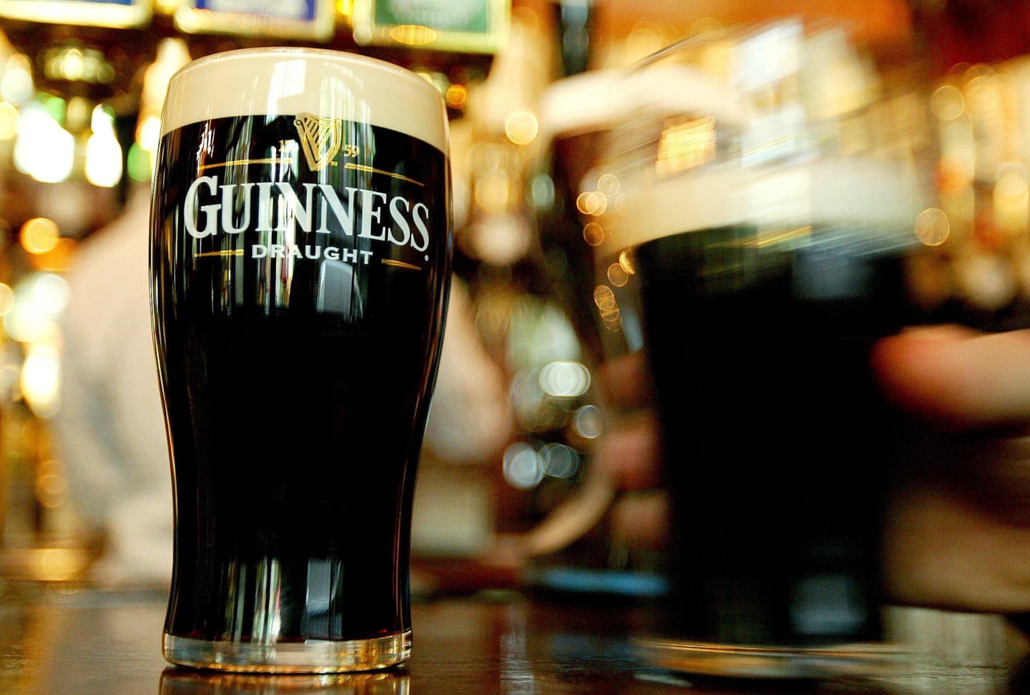 https://media-cldnry.s-nbcnews.com/image/upload/newscms/2021_11/1688553/pint-guinness-beer-mc-main-210317.jpg