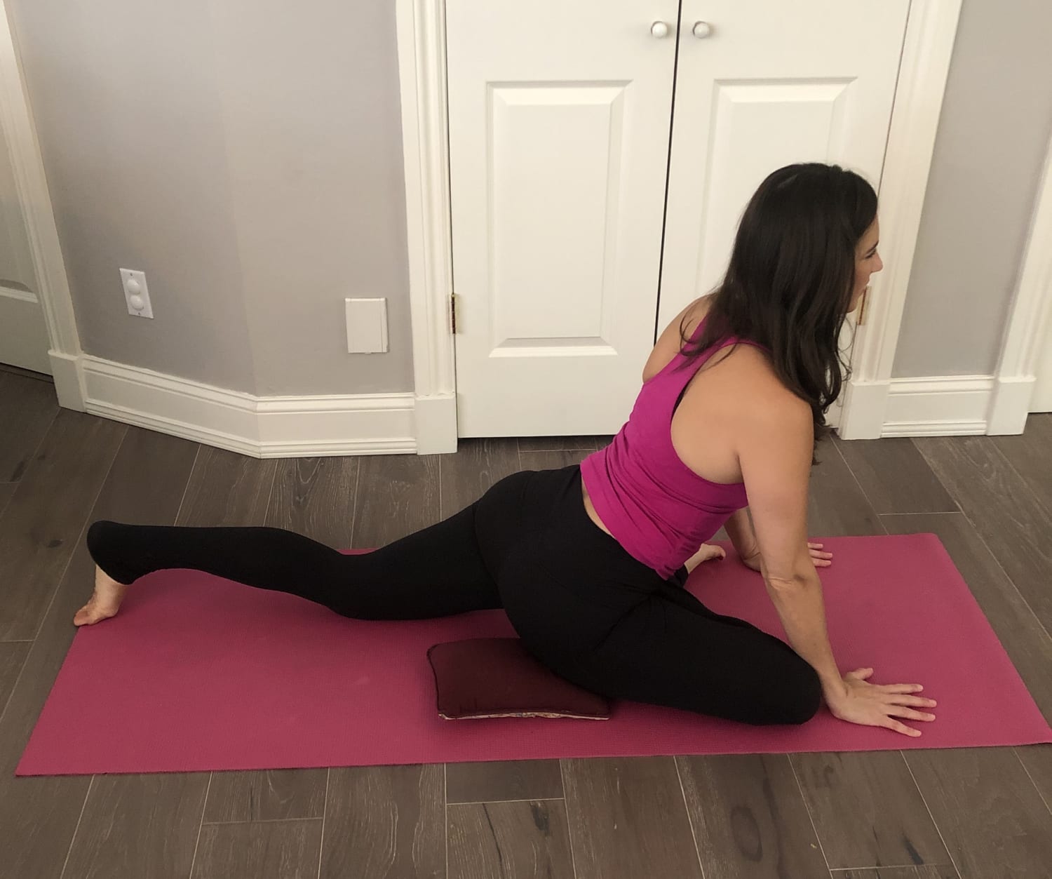 Flying Pigeon Pose: Preparation | DoYogaWithMe