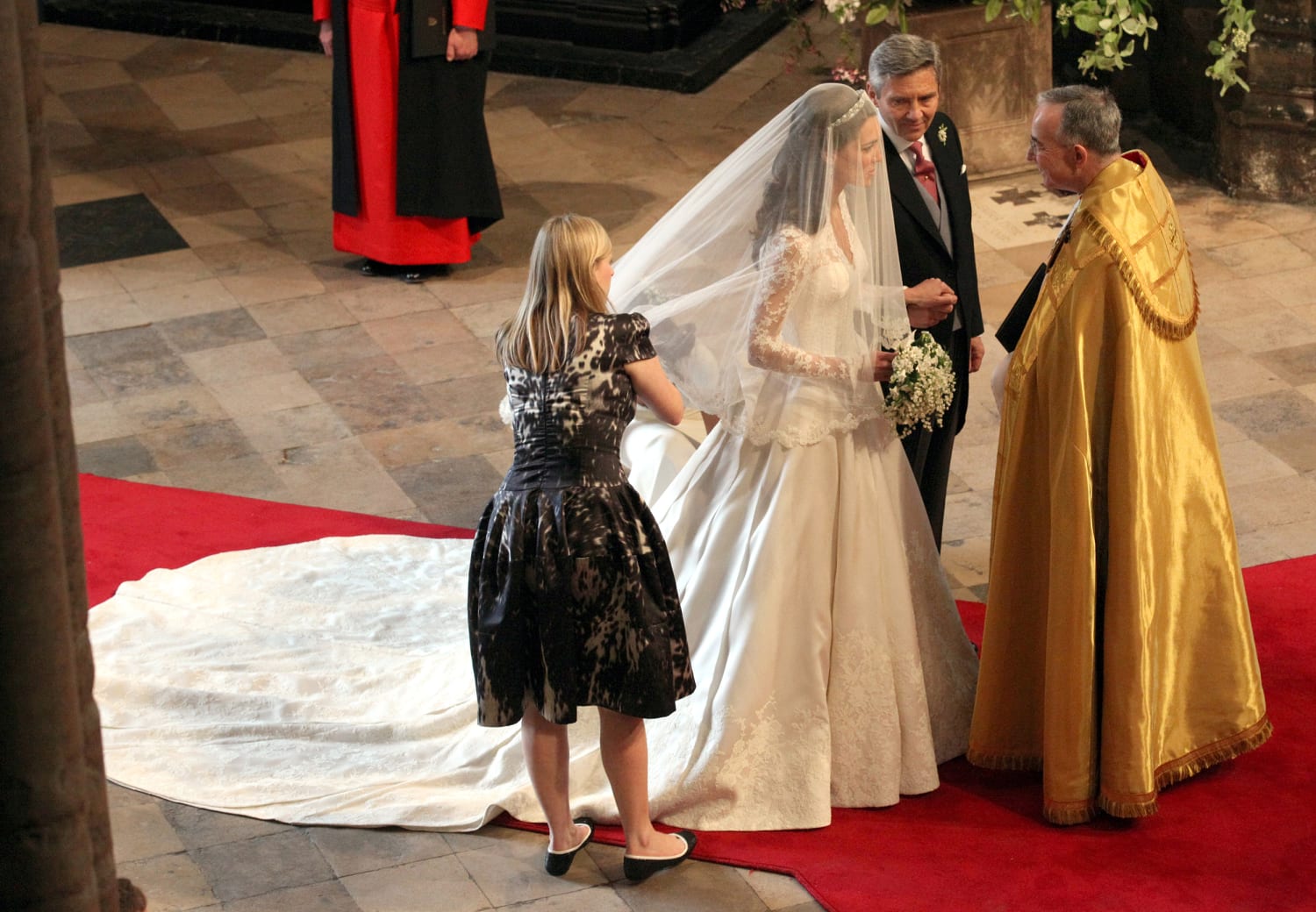 Kate Middleton and Prince William's 10th anniversary: look back at the iconic wedding dress