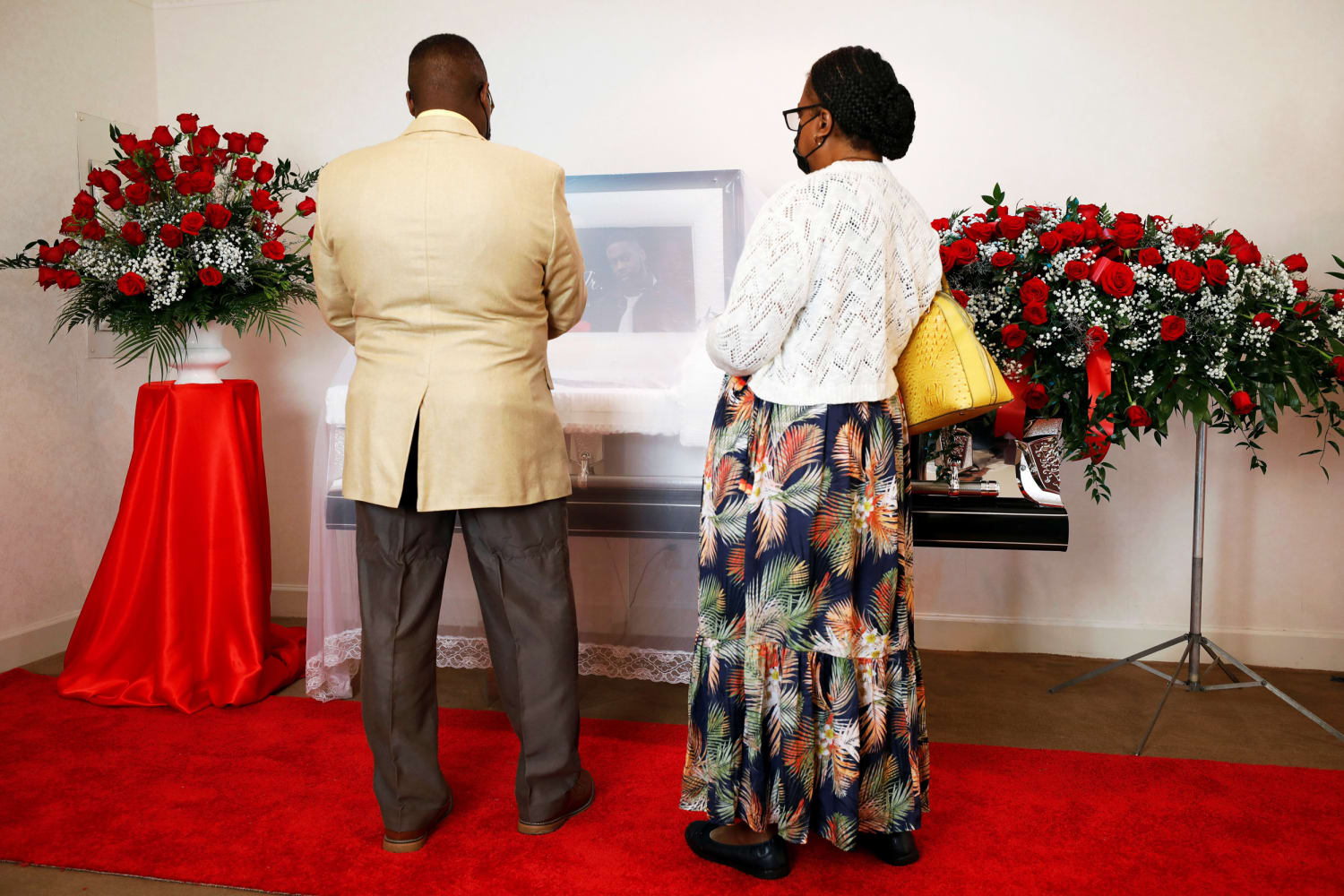 Mourners Say Goodbye To Andrew Brown Jr Nearly Two Weeks After He Was Killed By North Carolina Sheriff S Deputies Mourners Say Goodbye To Andrew Brown Jr Nearly Two Weeks After He Was Killed By North Carolina Sheriff S Deputies