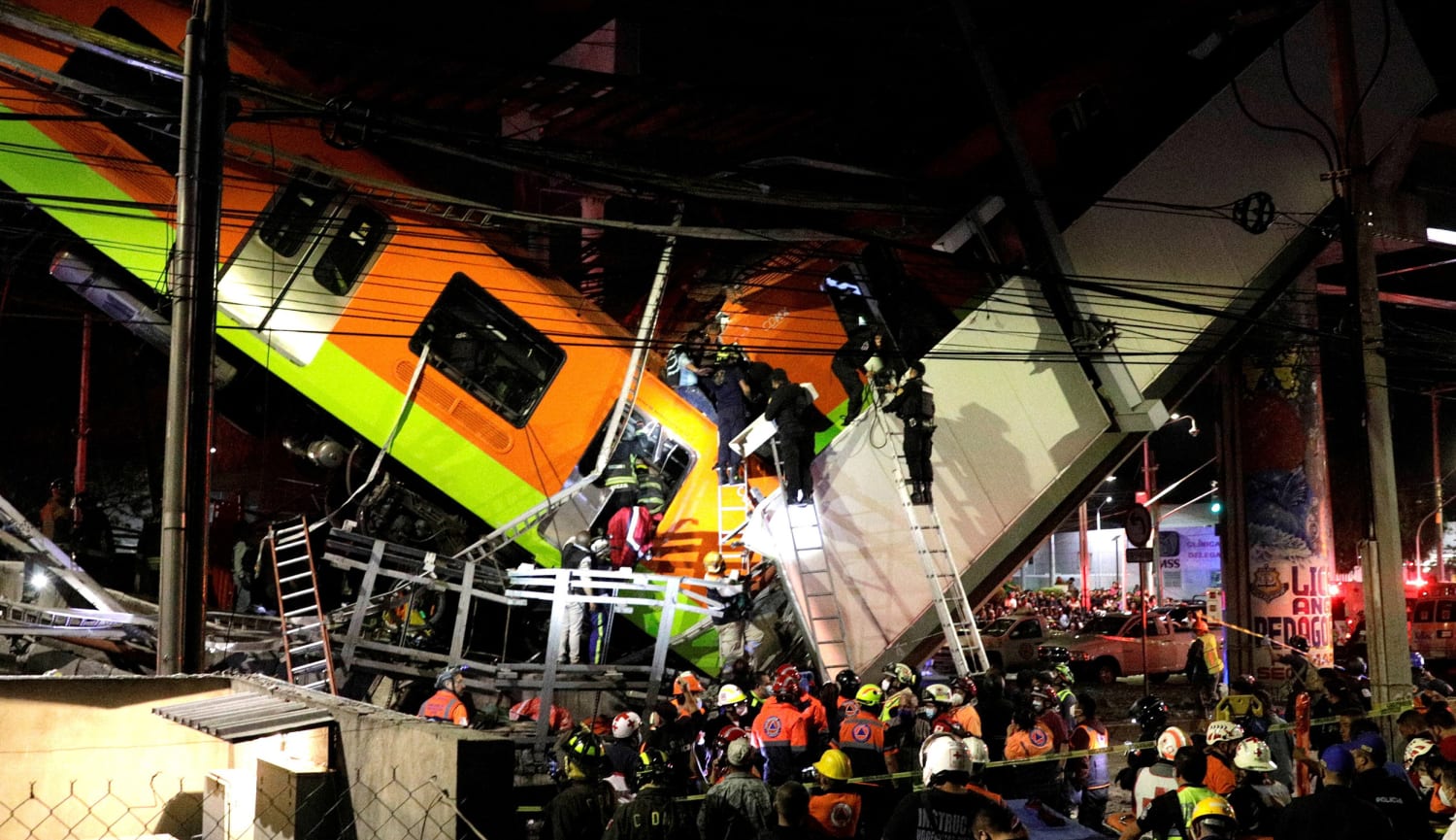 Controversial Mexico City mall partly collapses - Taipei Times