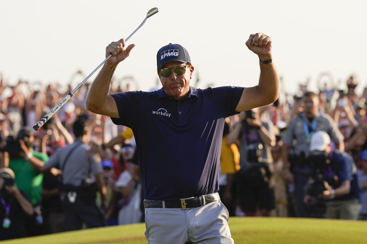 Phil Mickelson wins PGA to be oldest major champ