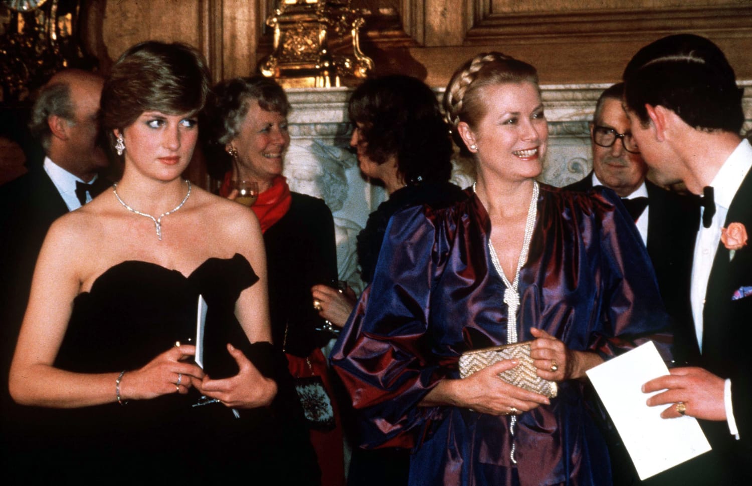 Counterpart pick Conflict Princess Diana wore daring dress at 1st royal engagement