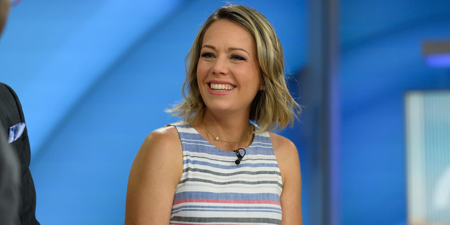 Pregnant Dylan Dreyer shares clothes struggle in Instagram post.