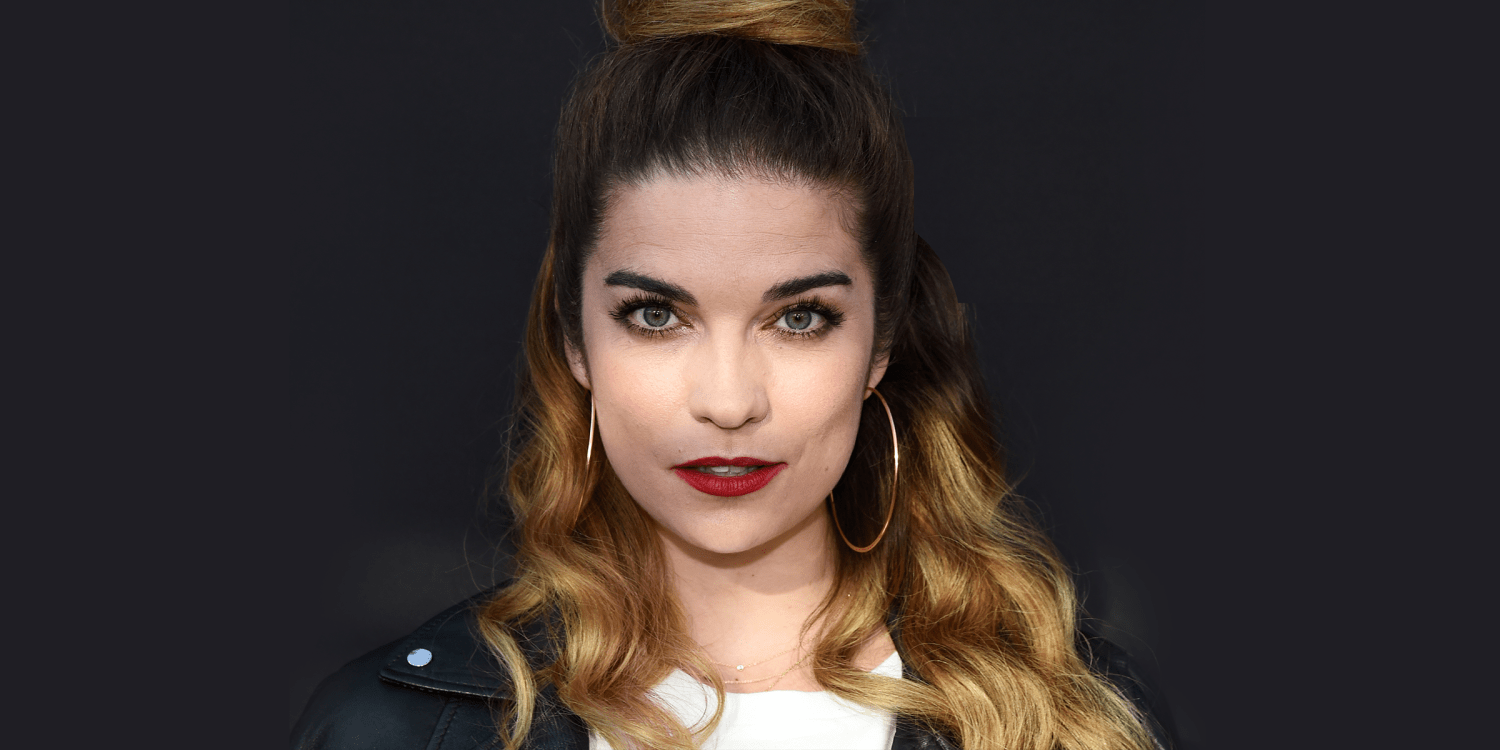 Schitt's Creek' Star Annie Murphy Says She Was 'In A Bleak Place' Before  Getting Cast in the Show — Femestella