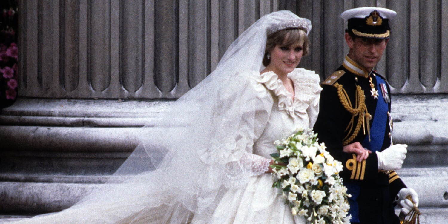 One of Princess Diana's Most Memorable Gowns Is Going Up for Auction |  Vanity Fair