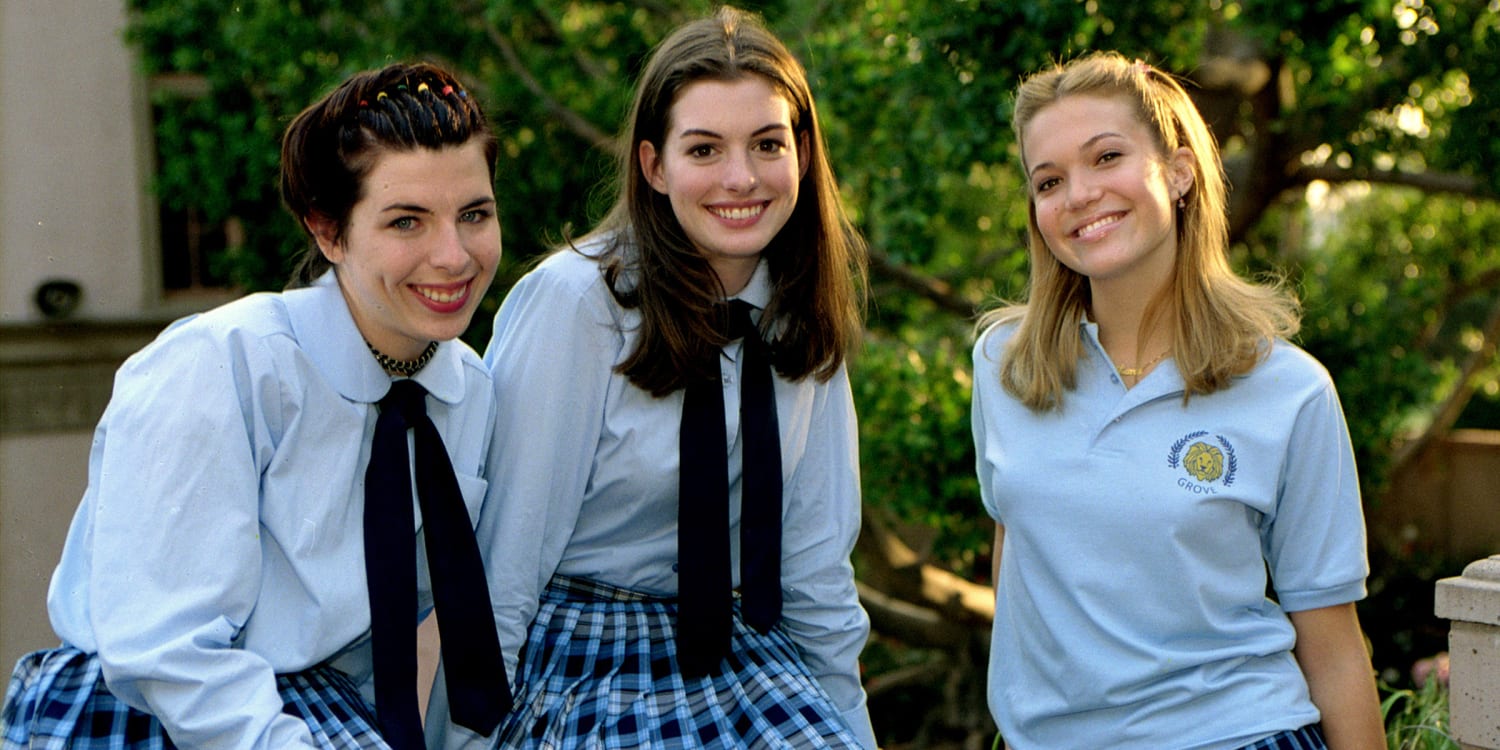 Mandy Moore Anne Hathaway Celebrate Years Of The Princess Diaries EroFound