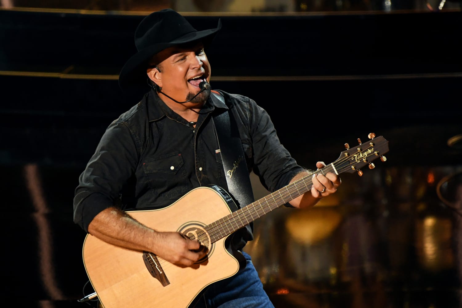 Garth Brooks cancels 5 shows, cites 'new wave' of Covid.