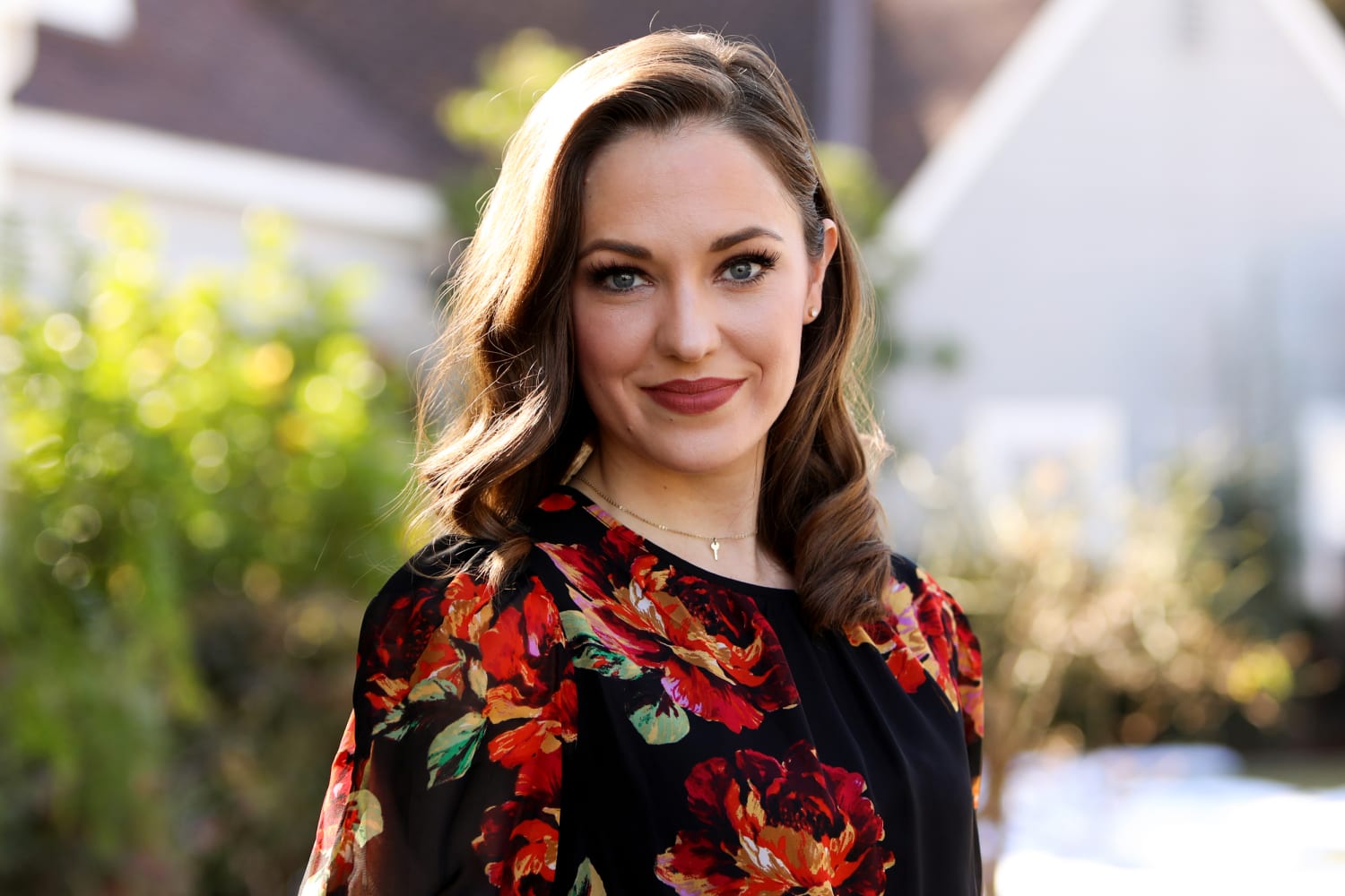 Broadway actor Laura Osnes says she quit show over vaccine requirement.