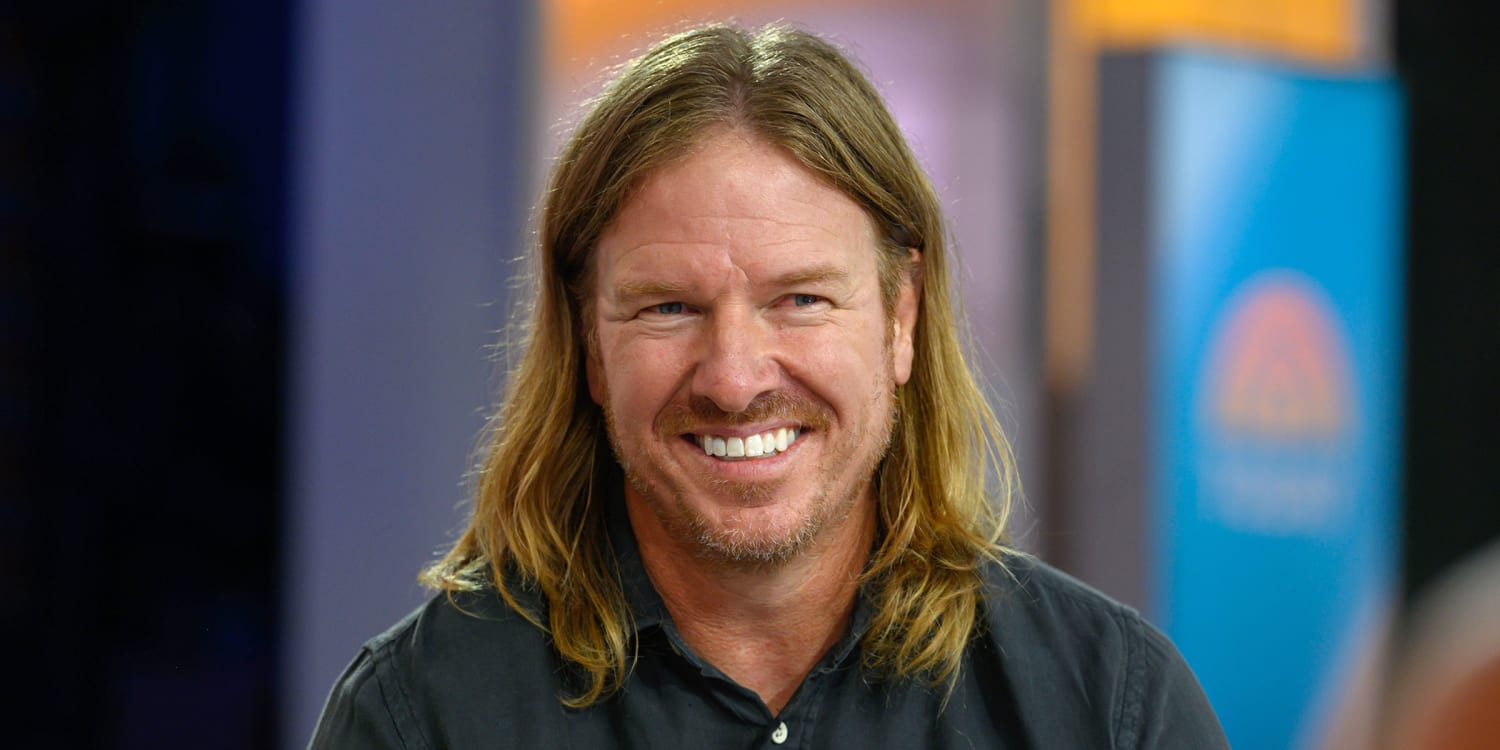 Chip Gaines is bald! The 'Fixer Upper' star debuts bold new look after  charity drive