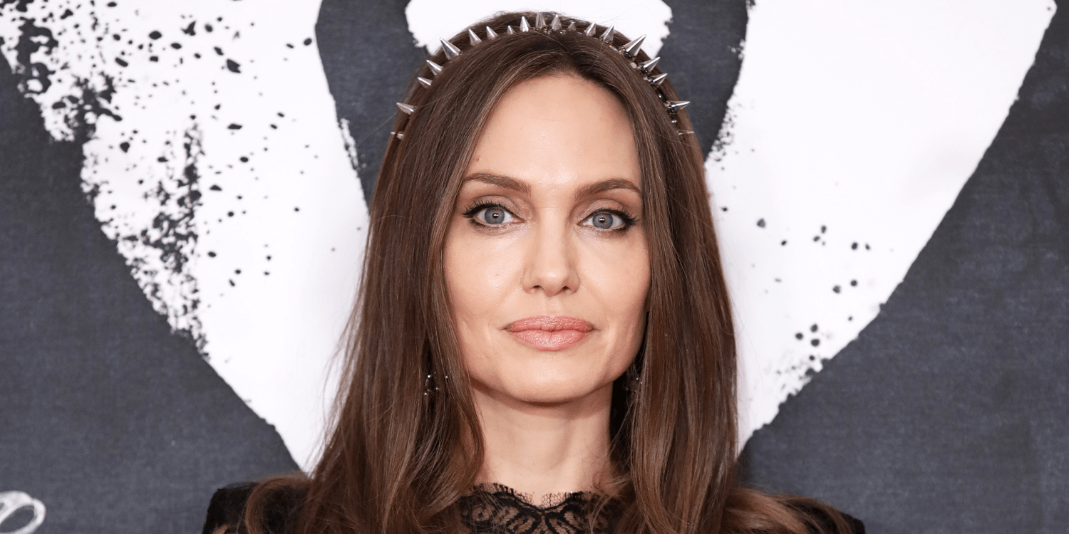 2561px x 1280px - Angelina Jolie shares rare pics of kids on new Instagram account