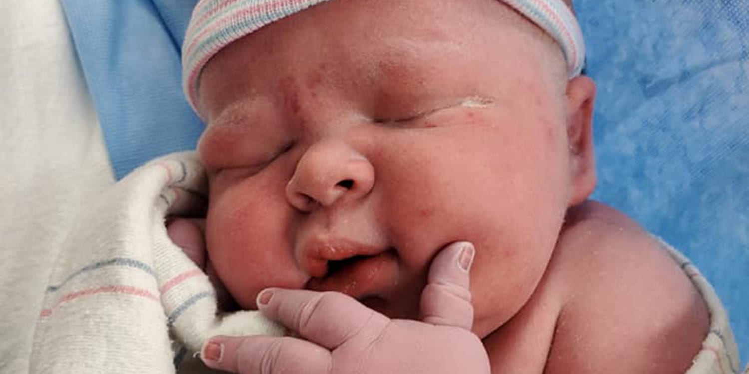 Arizona woman gives birth to baby weighing over 14 pounds