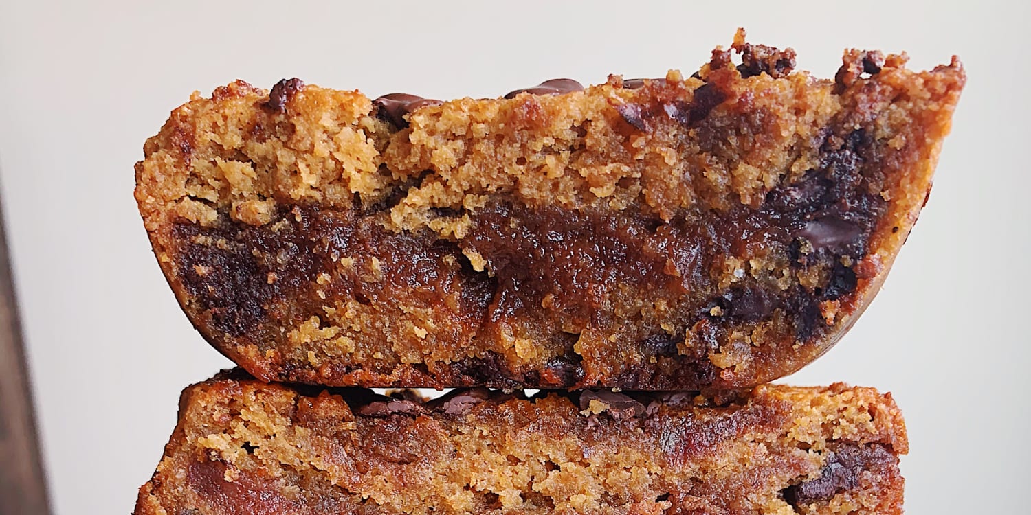 Date Caramel-Stuffed Cookie Bars Recipe-image