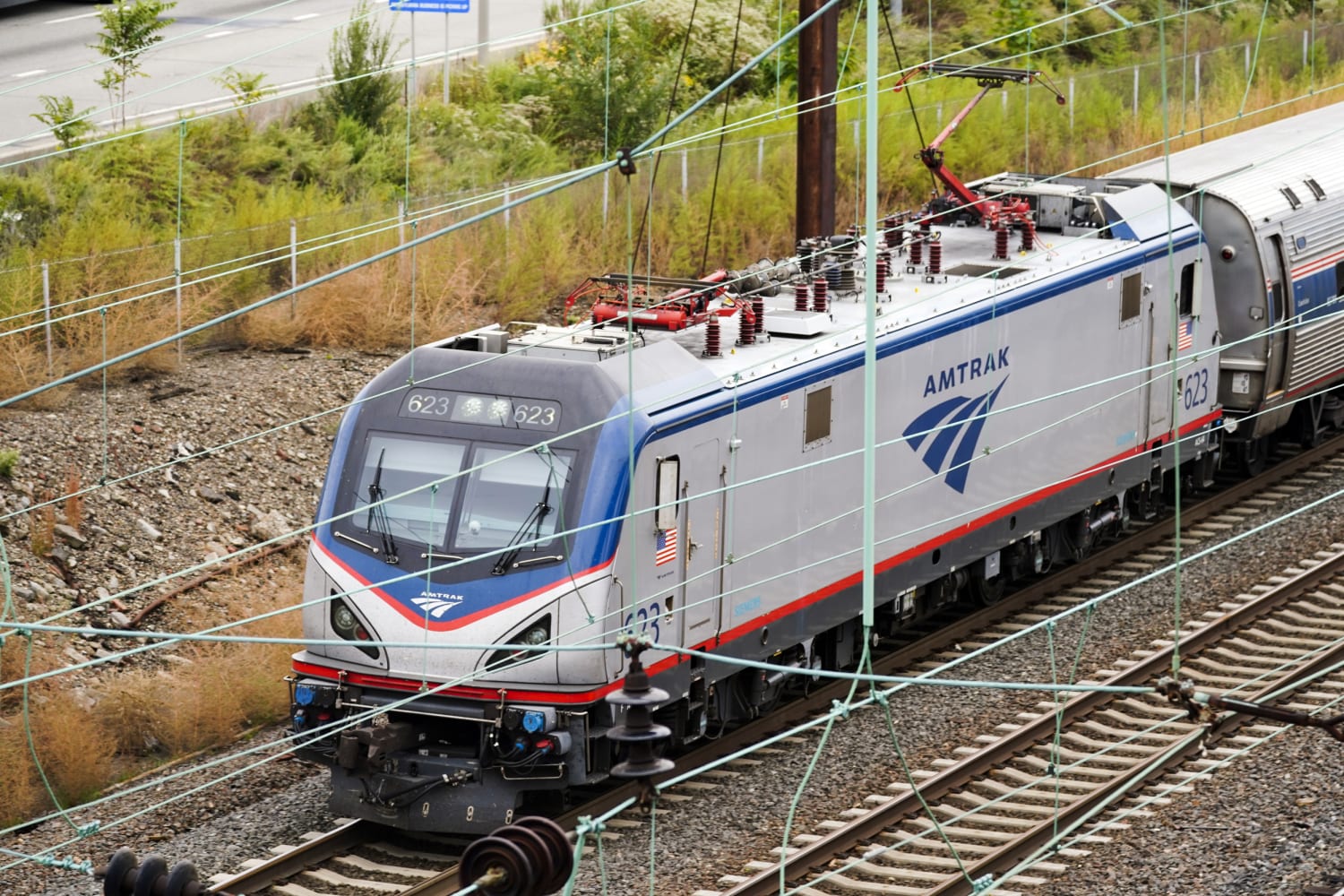 San Pablo Amtrak Crash Scatters Cars, Leaves Passengers Seeking Other  Transport Monday