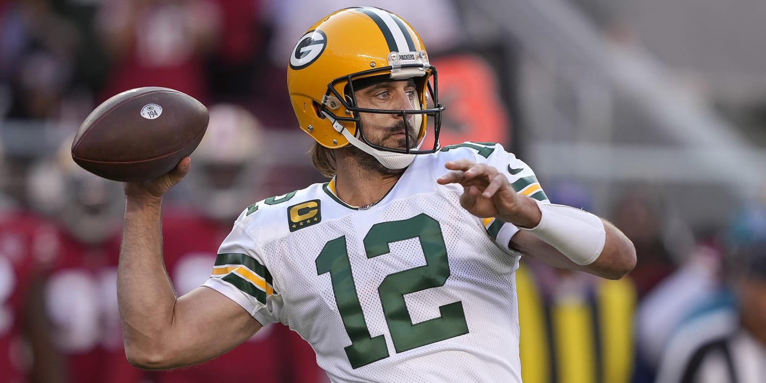 Aaron Rodgers confirms he will remain with Packers next season