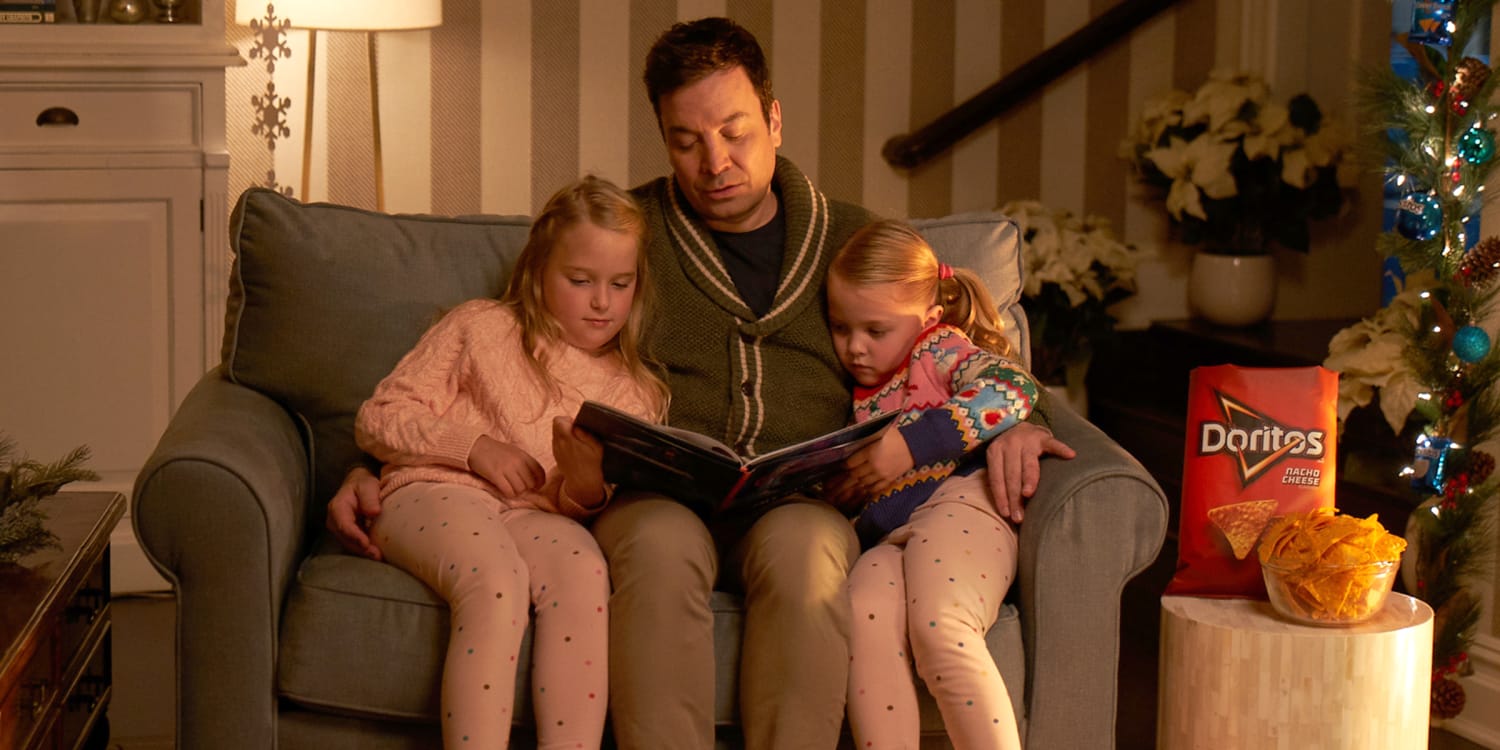 Macys Commercial Christmas 2022 Jimmy Fallon's Daughters Make Acting Debut In Musical Holiday Commercial  With Their Dad