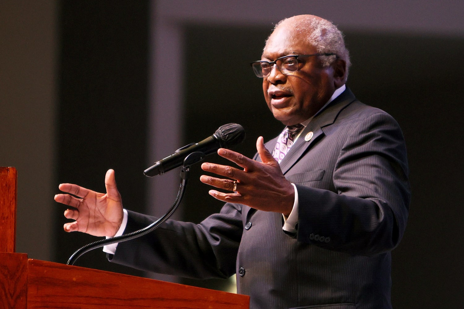 Jim Clyburn tests positive for Covid after seeing Biden last week