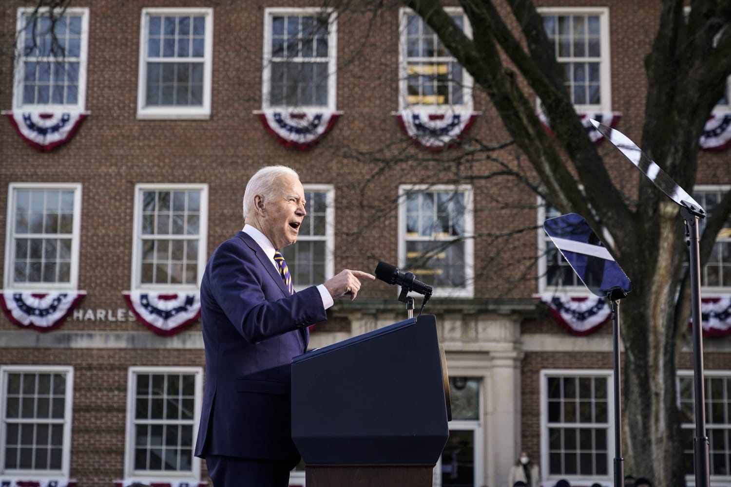 Humiliating Biden at his voting rights speech is not a winning Democratic strategy