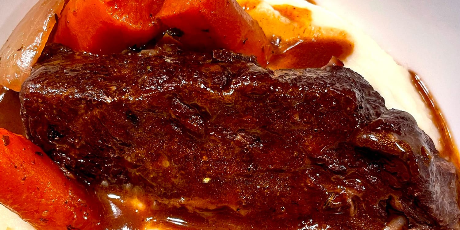 Braised Beef Short Ribs with Mashed Potatoes-image