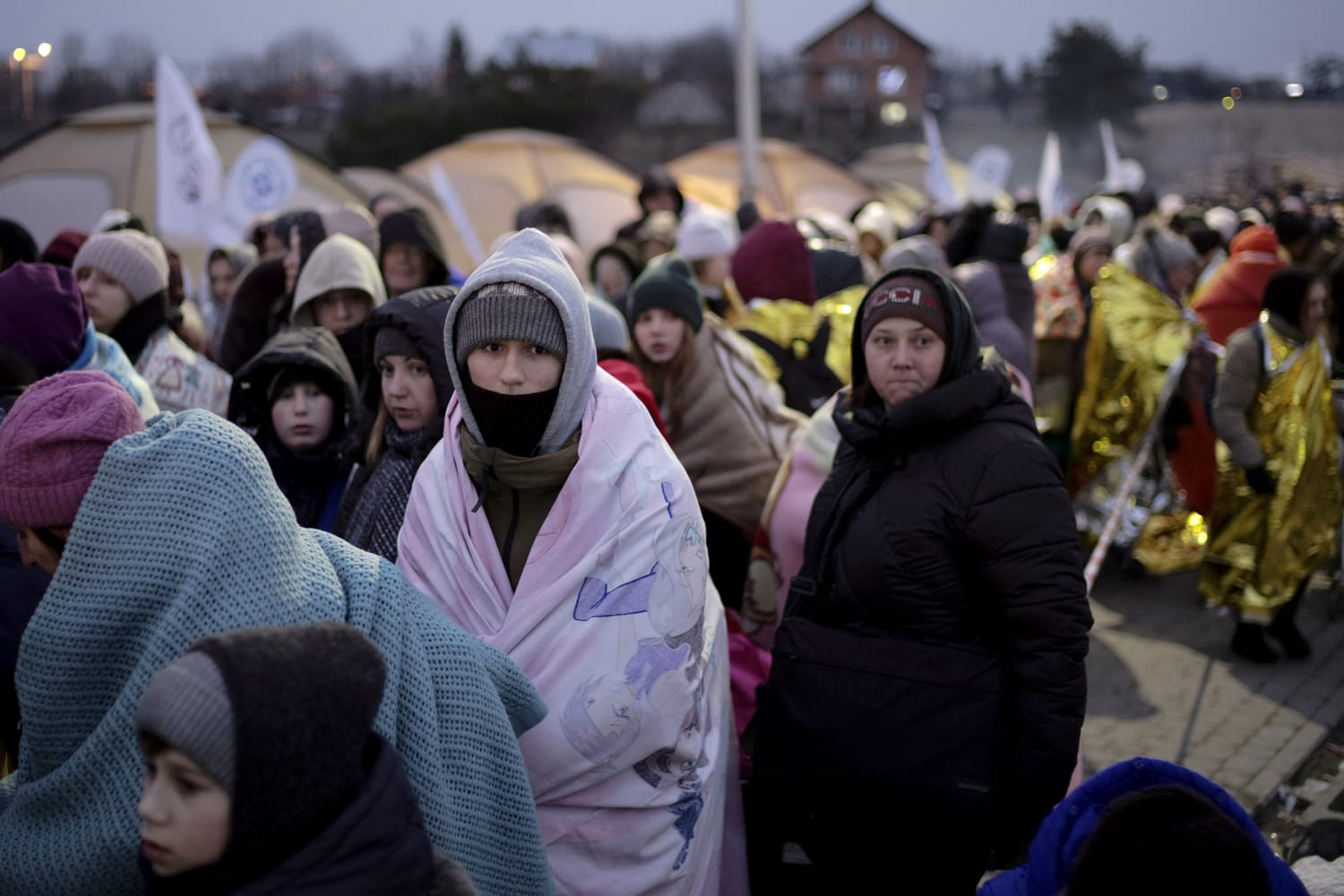 Главные новости за рубежом. Беженцы. Беженцы с Украины. Беженцы в Москве. Беженцы картинки.