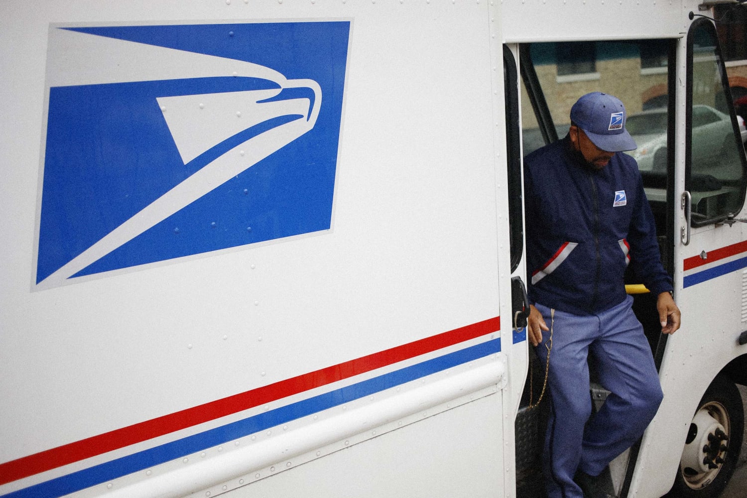 USPS will keep Saturday delivery thanks to Congress