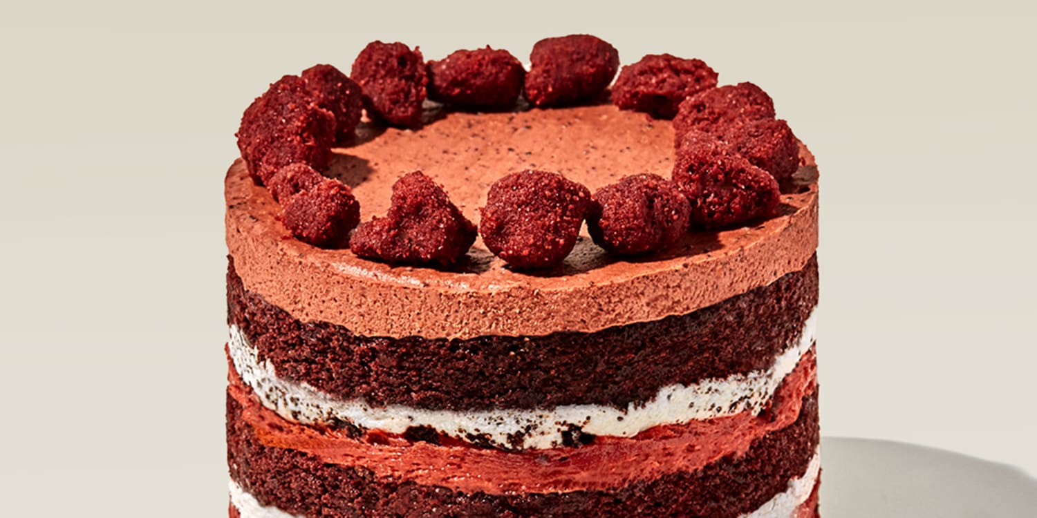 red velvet cake recipe | easy & moist eggless velvet cake recipe