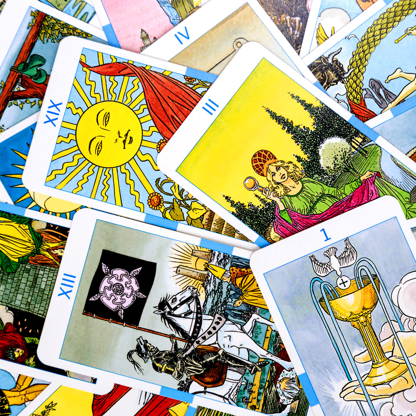 12 Best Tarot Cards for Beginners in 2022