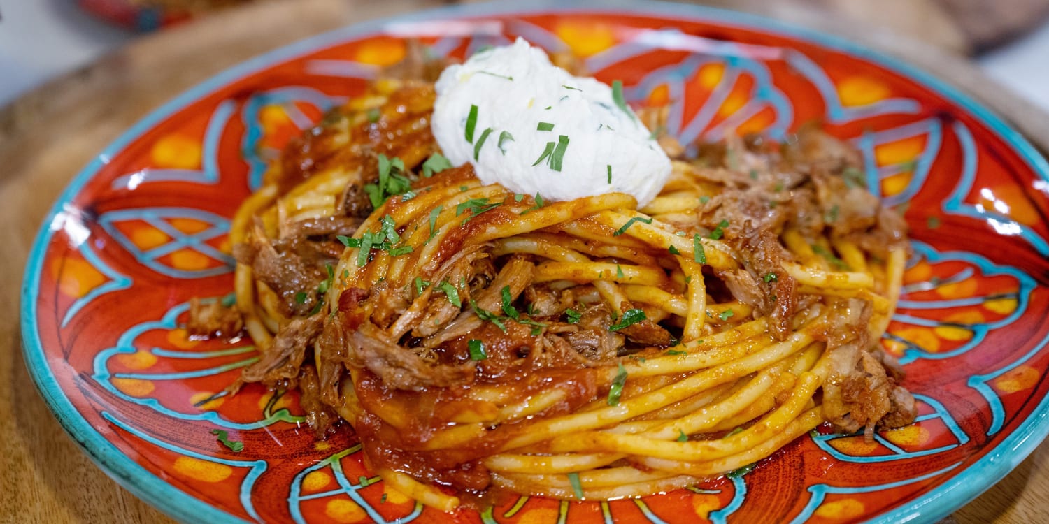 Italian Sunday Gravy Recipe (Nana's Sunday Sauce)