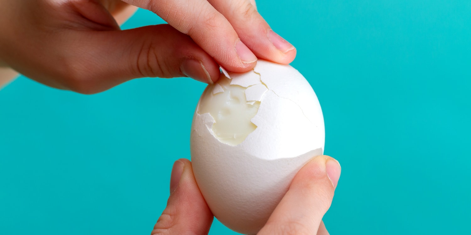 How to Peel Hard-Boiled Eggs the Easy Way