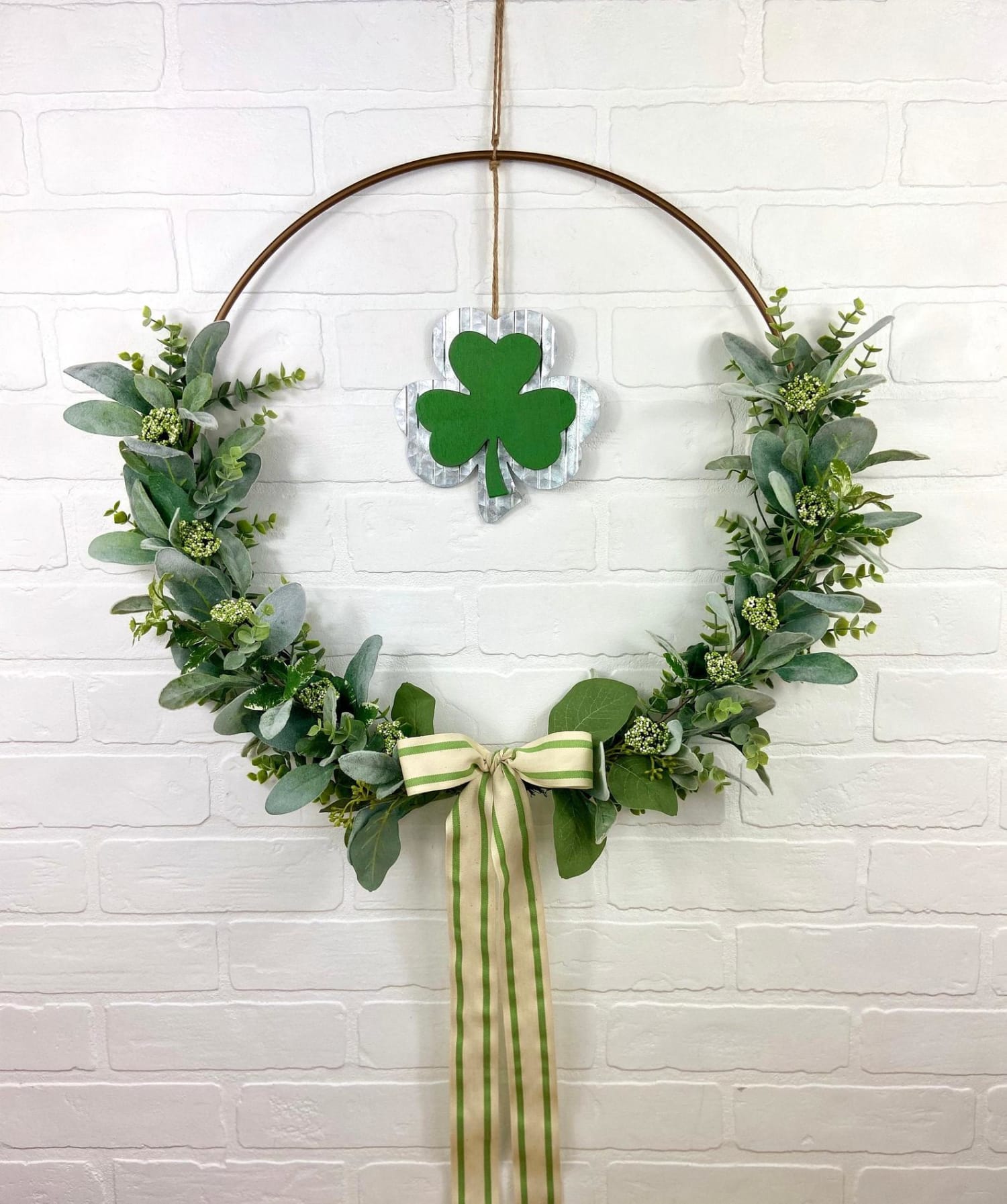 9 best places to buy St. Patrick's Day decorations - Reviewed