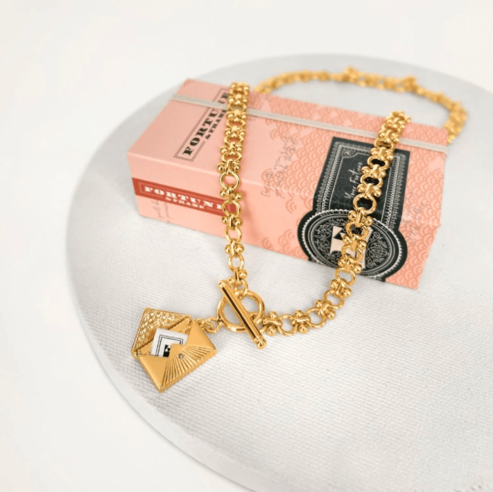 Louis Vuitton My Flower Chain Necklace Golden Metal