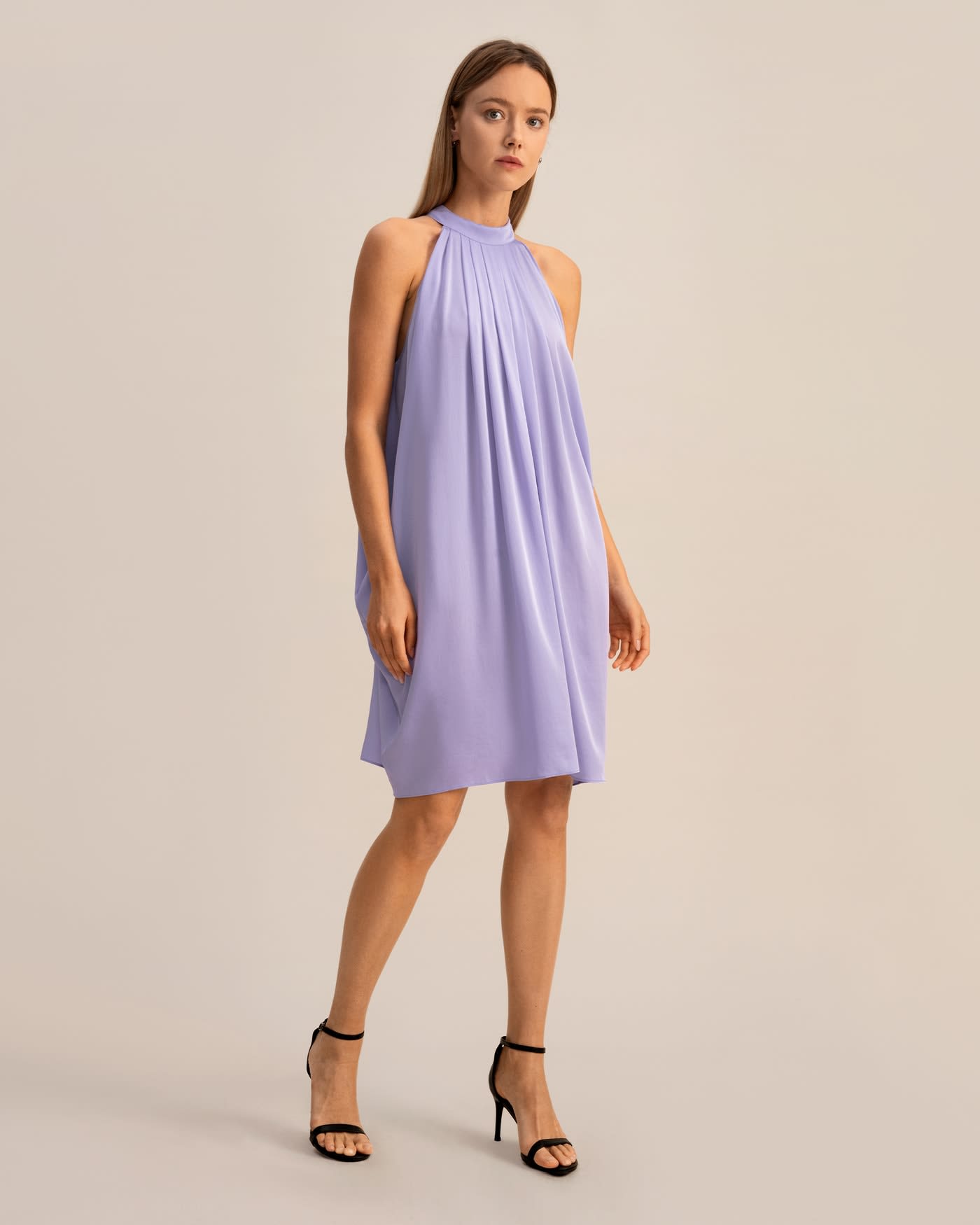 What to wear to a semi-formal wedding, according to experts