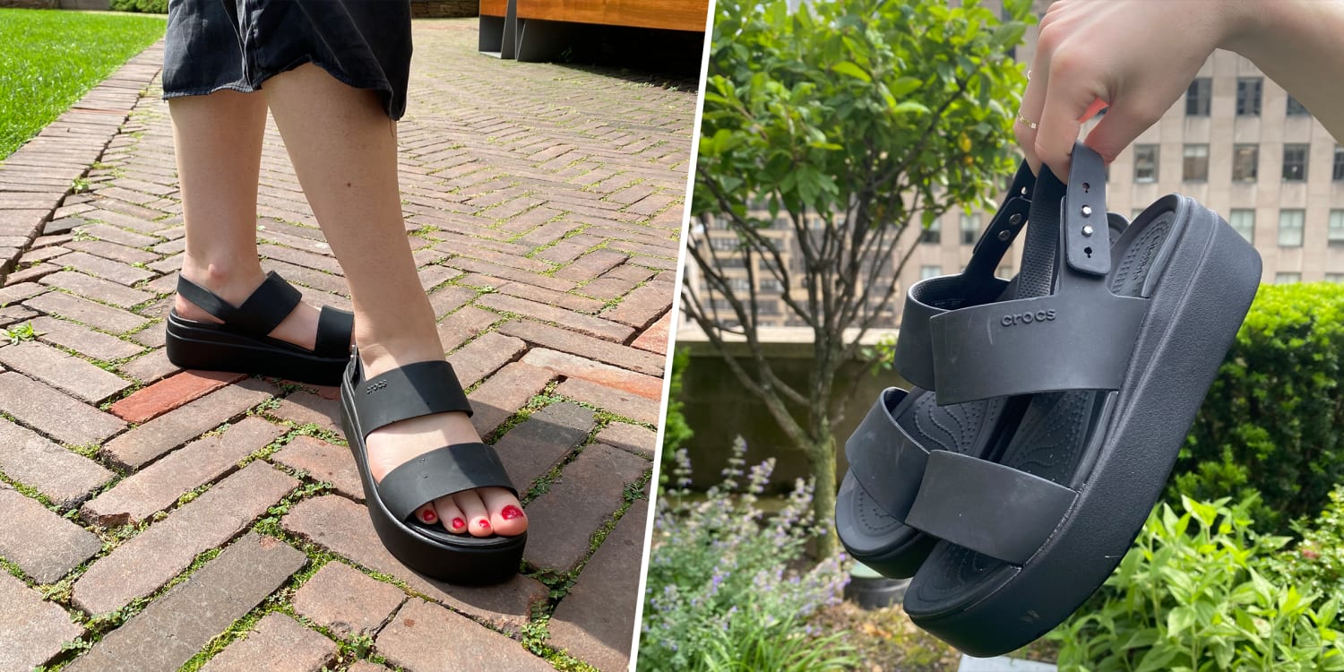 Lære udenad deres partner These Croc Brooklyn Wedge Sandals are so cute and comfortable