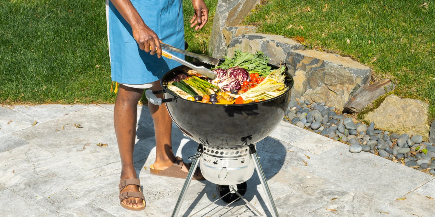 Weber Porcelain-Enameled Cast-Iron Non-Stick Griddle in the Grill