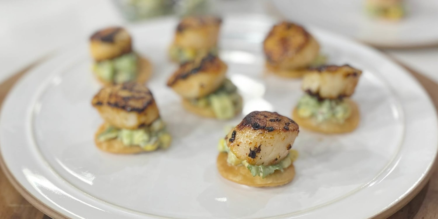 https://media-cldnry.s-nbcnews.com/image/upload/newscms/2023_31/2021888/bobby-flay-scallops-mc-2x1-230803.jpg