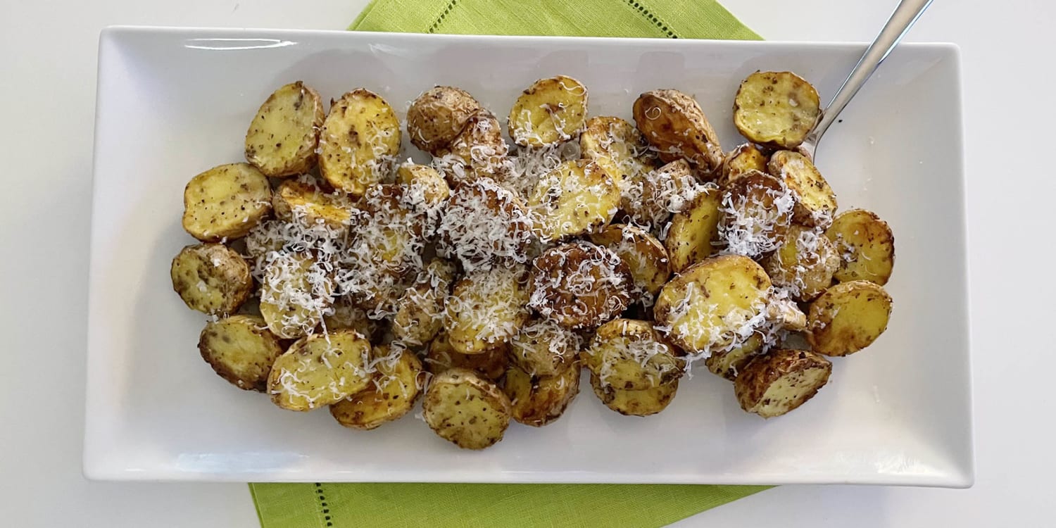 These easy air fryer potatoes are a flavorful side dish