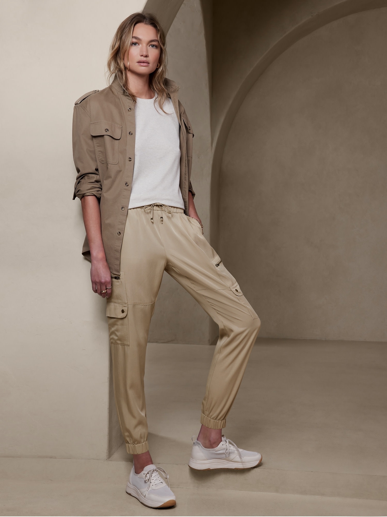 beige #pants #outfit #dressy Khakis | Beige outfit, Chino pants women,  Fashion outfits