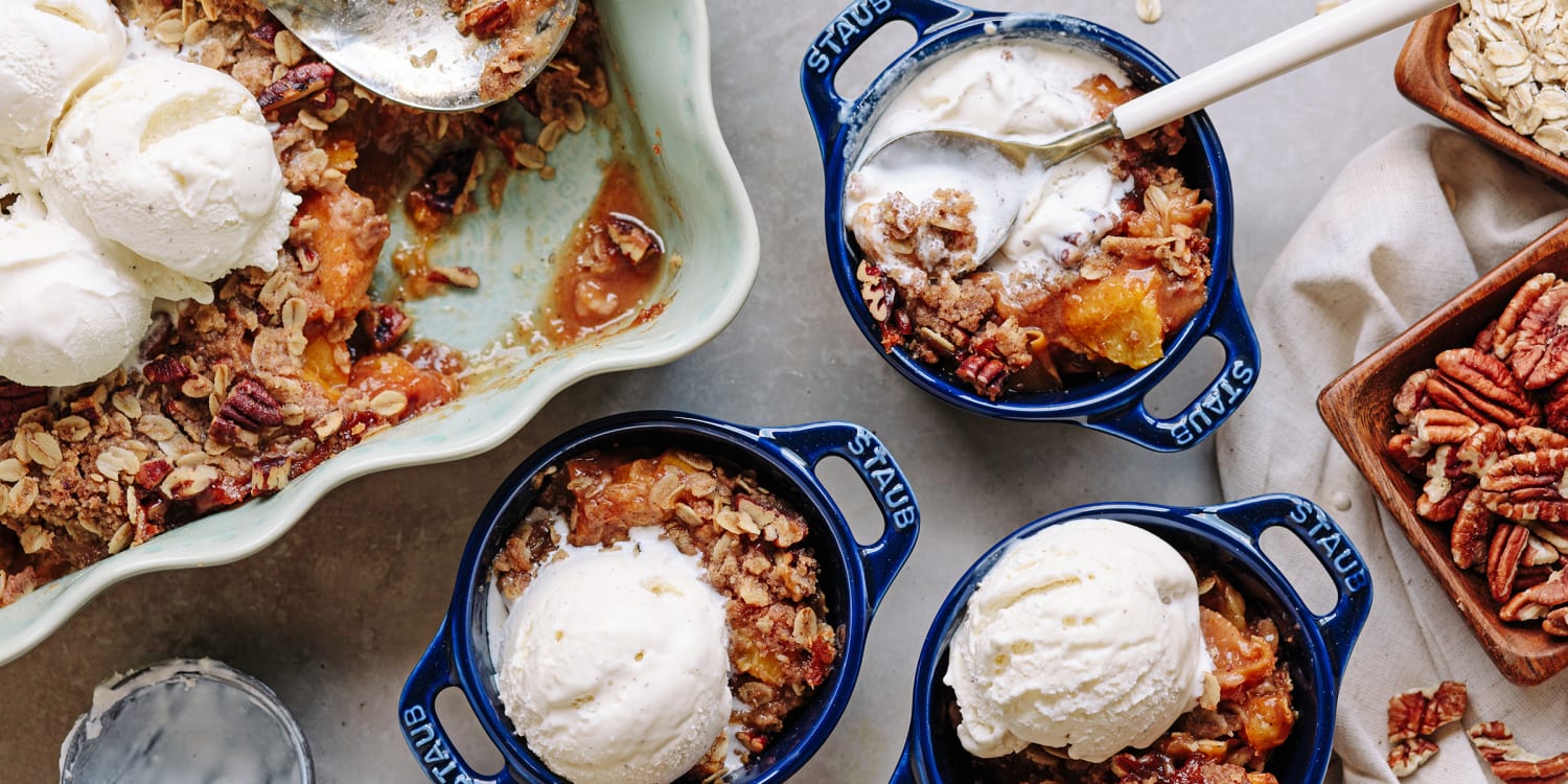 The perfect summer dessert? Peach and pecan crumble 