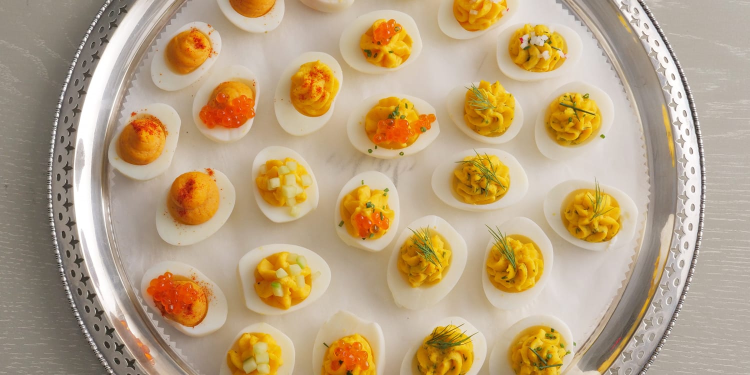 Martha Stewart makes deviled eggs for her Kentucky Derby spread